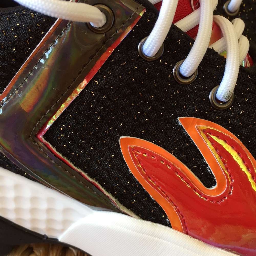 🖤Sold!🖤YRU Blaz3 Holographic Dad Sneakers size 6 - Picture 7 of 8